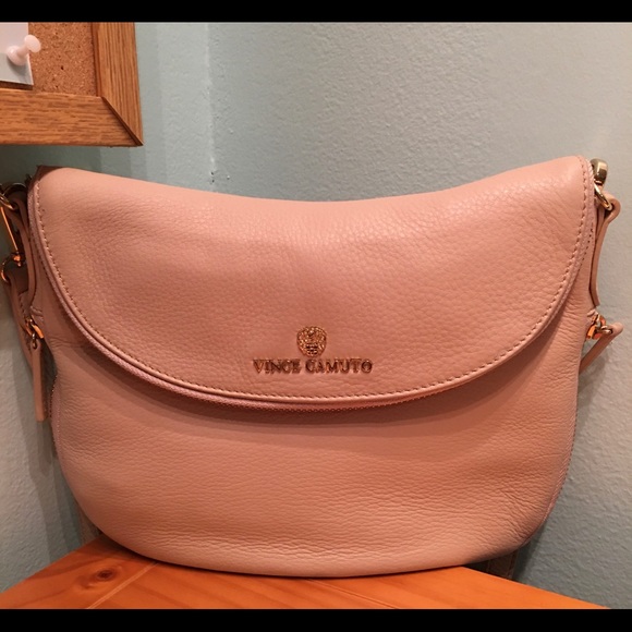 Vince Camuto Handbags - ⭐️HOST PICK⭐️ NWT 💯% Authentic Vince Camuto Rizo Leather Crossbody